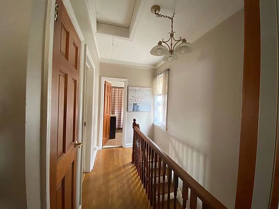 5th image of 618 Vincent Ave