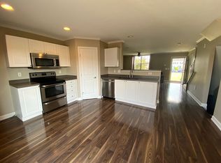 6066 Avatar Dr, New Albany, OH 43054