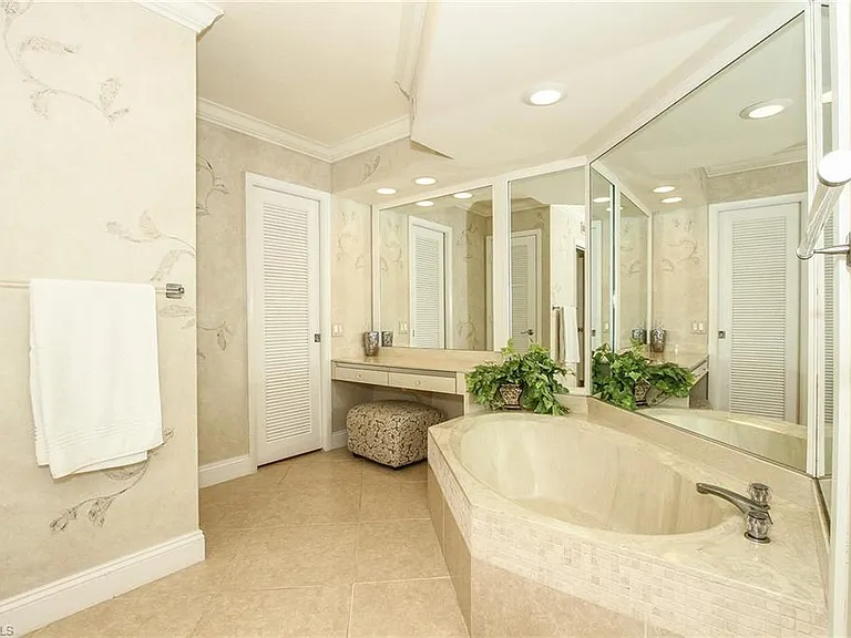 4401 Gulf Shore Blvd N #E-908 — Photo 8