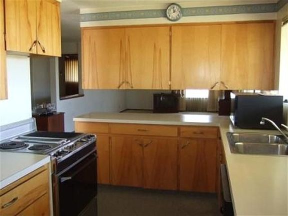 3rd image of 133 Fairwood Ct