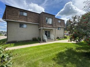 4747 50th St #102, Sylvan Lake, AB T4S 1S7