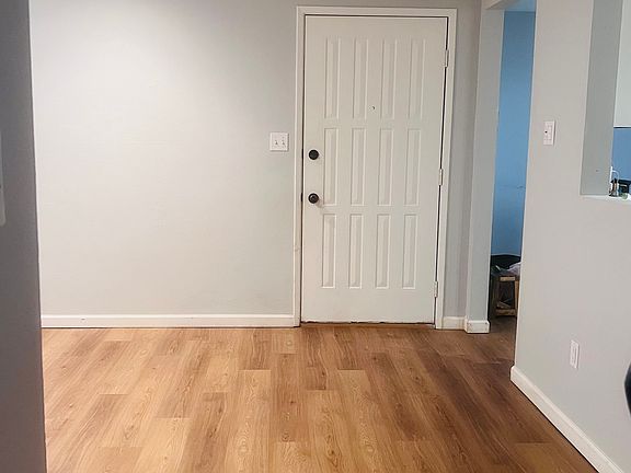3rd image of 6520 Flower St