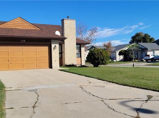 110 Bender Bay, Winnipeg, MB R2P2M6