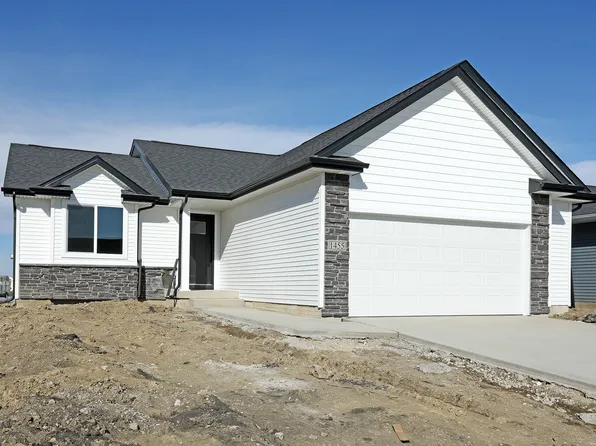 1455 Locust St, Waukee, IA 50263