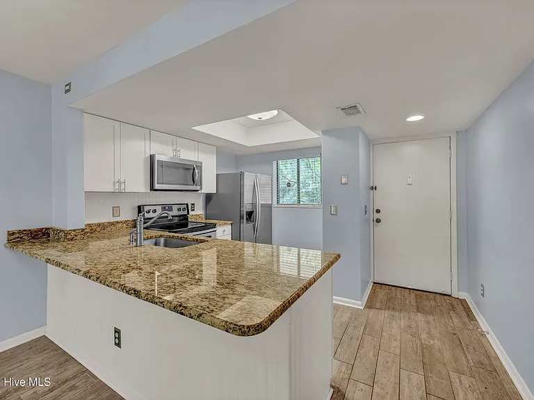 4403 Holly Tree Rd — Photo 8