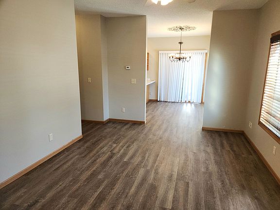 3rd image of 827 Gohres St #827