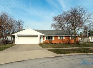 1466 Harpers Ferry St, Maumee, OH 43537