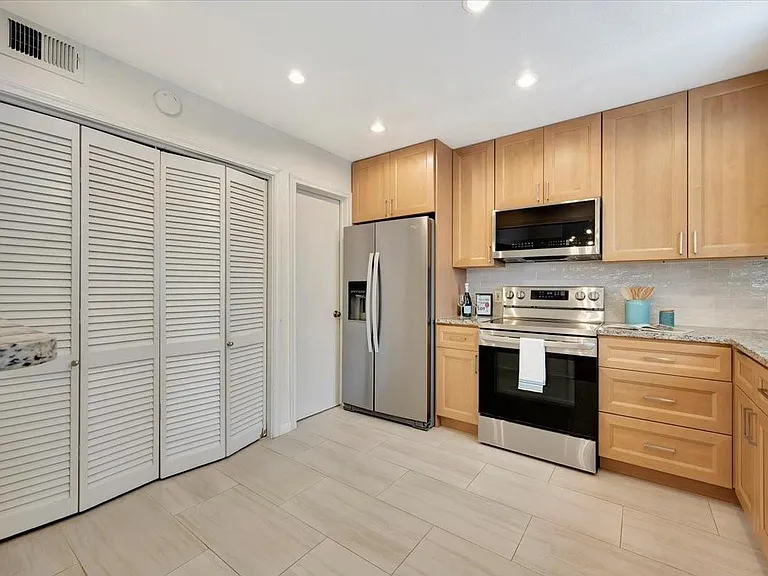 11711 Memorial Dr #135 — Photo 16