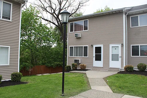 8 Fishkill Glen Dr #A Photo 1