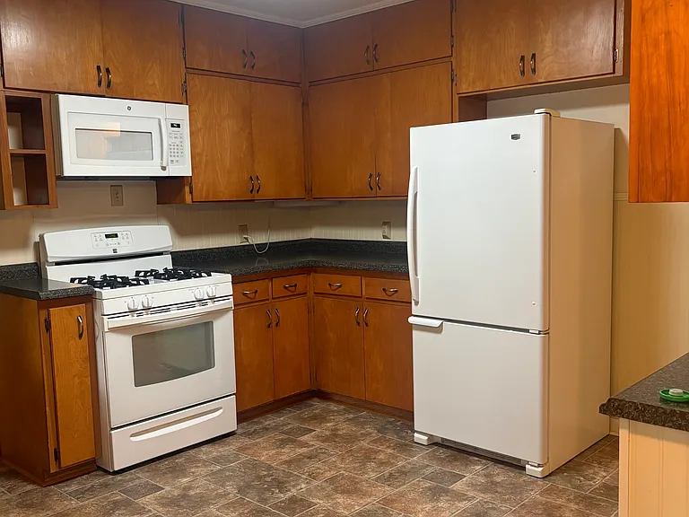 108 Clarkson St — Photo 10