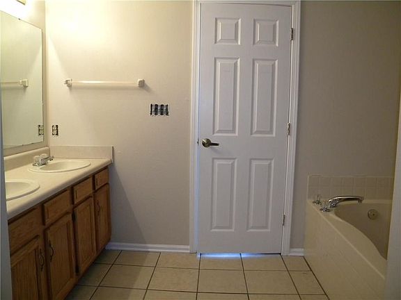 4th image of 8914 Lighthorse Dr