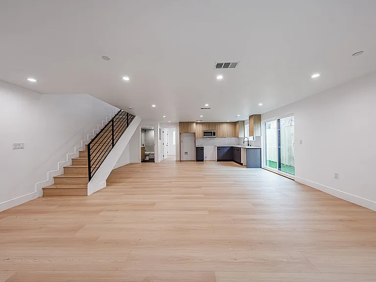 2026 Luxury 3, 4 & 5 Bed Townhomes — Photo 34