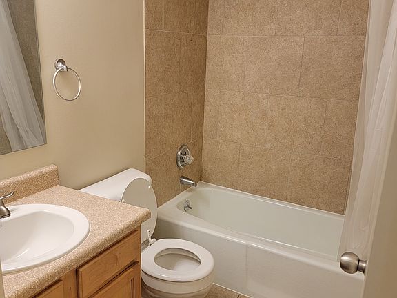 5th image of 2620 S 70th St #93