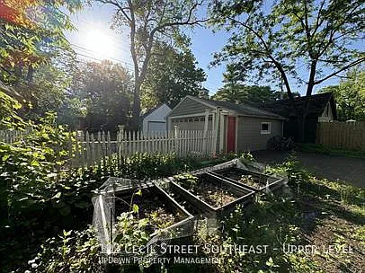 122 Cecil St SE #UPPER LEVEL — Photo 9