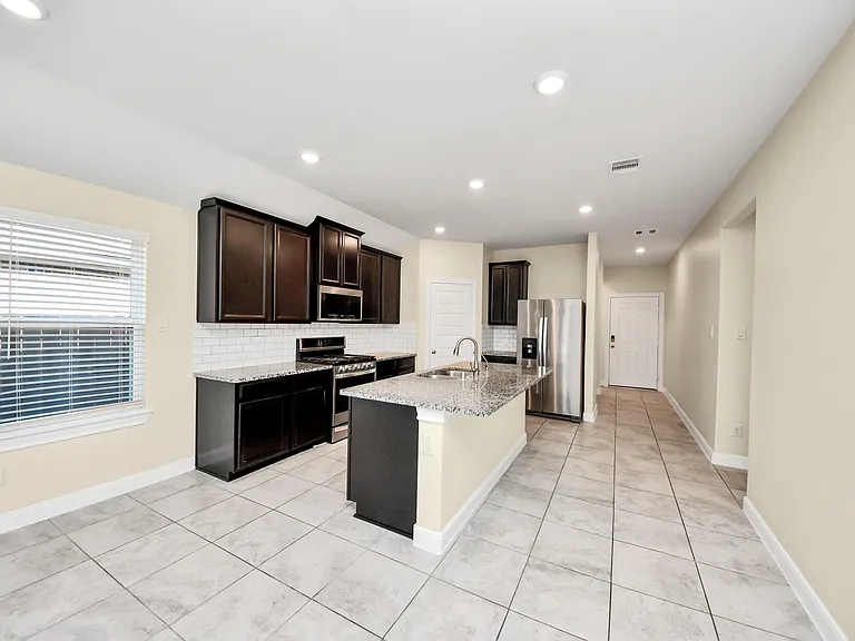 24654 Greenwood Bay Dr — Photo 5