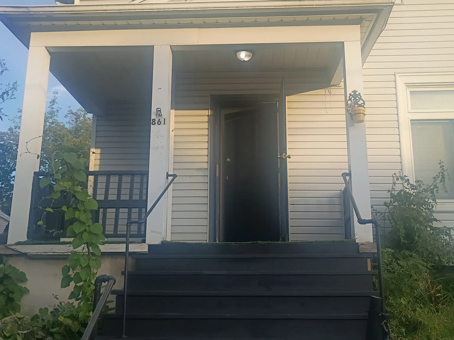 3 bed, 900 sqft, $1,150 — Photo 2