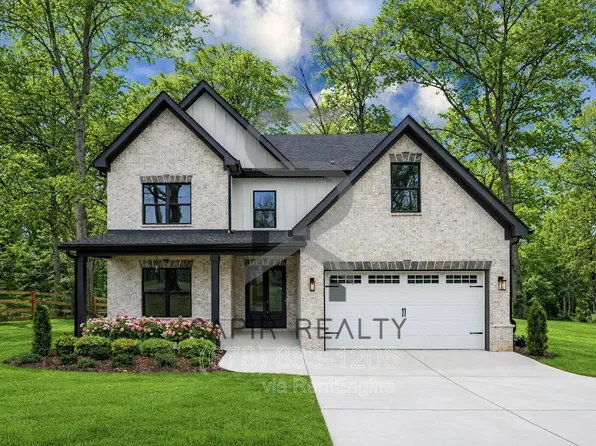 3374 Lee Dr, Buford, GA 30518