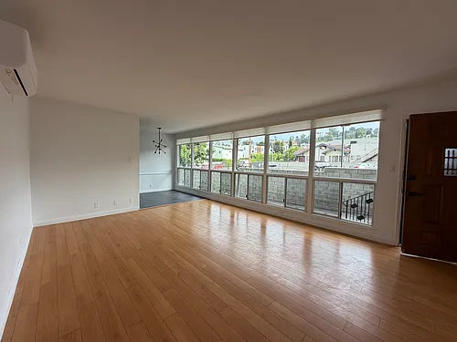 1926 N Vista Del Mar Ave #3 Photo 1