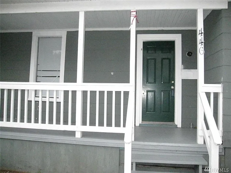 446 Morris Ave S — Photo 2