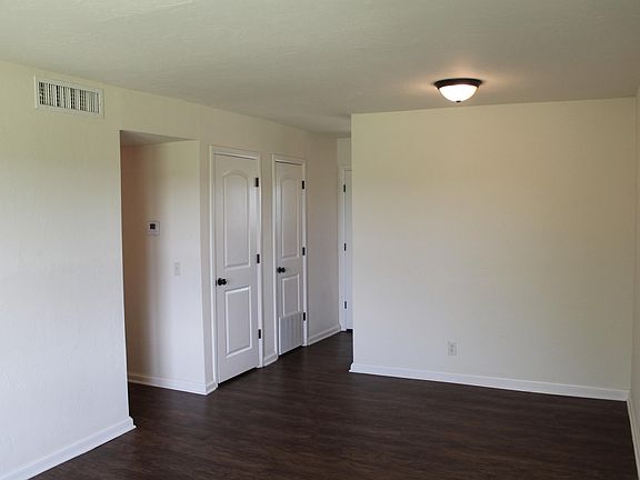 2nd image of 801 N Willie L Miner Ave #8