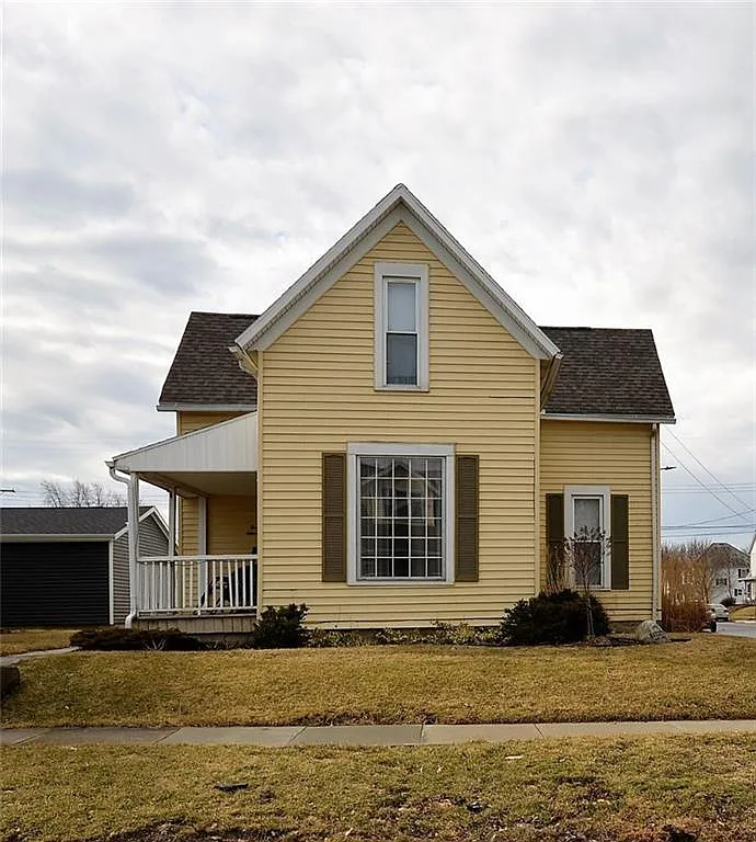 511 W Benton St photo 1