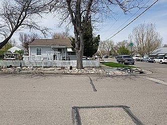 2nd image of 304 S Elk St