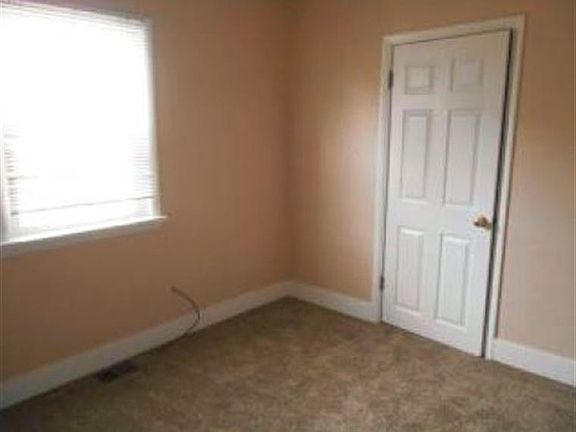 4th image of 610 Bryant Ave