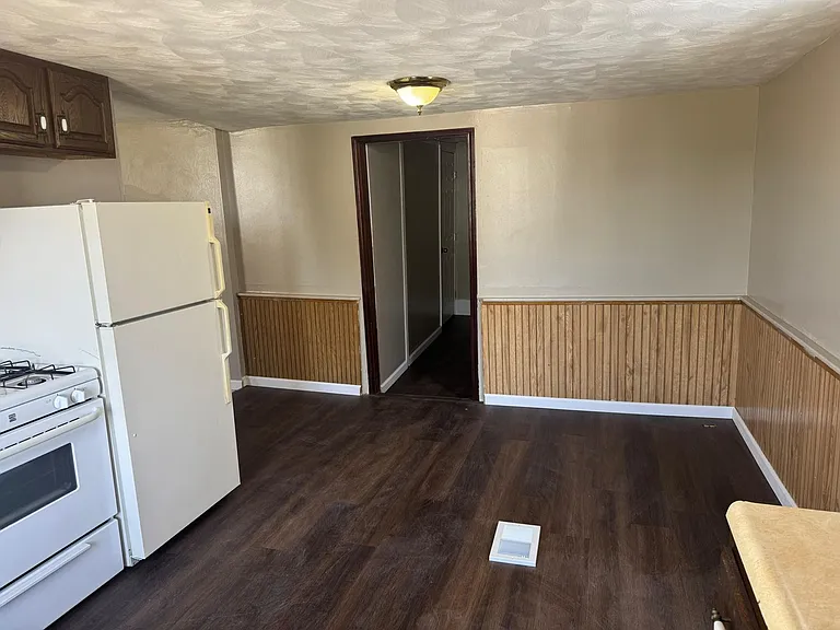 291 Maryland Ave — Photo 16
