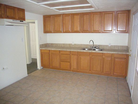  Large Kitchen