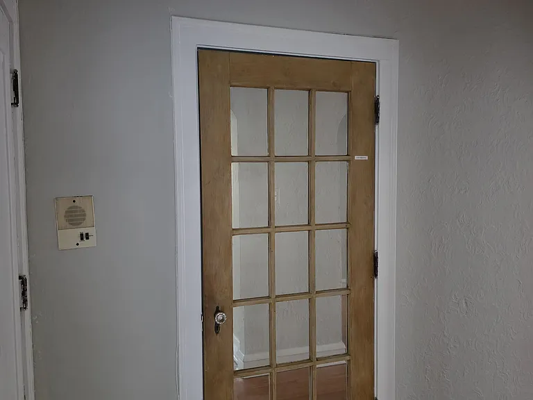 Entrance closet