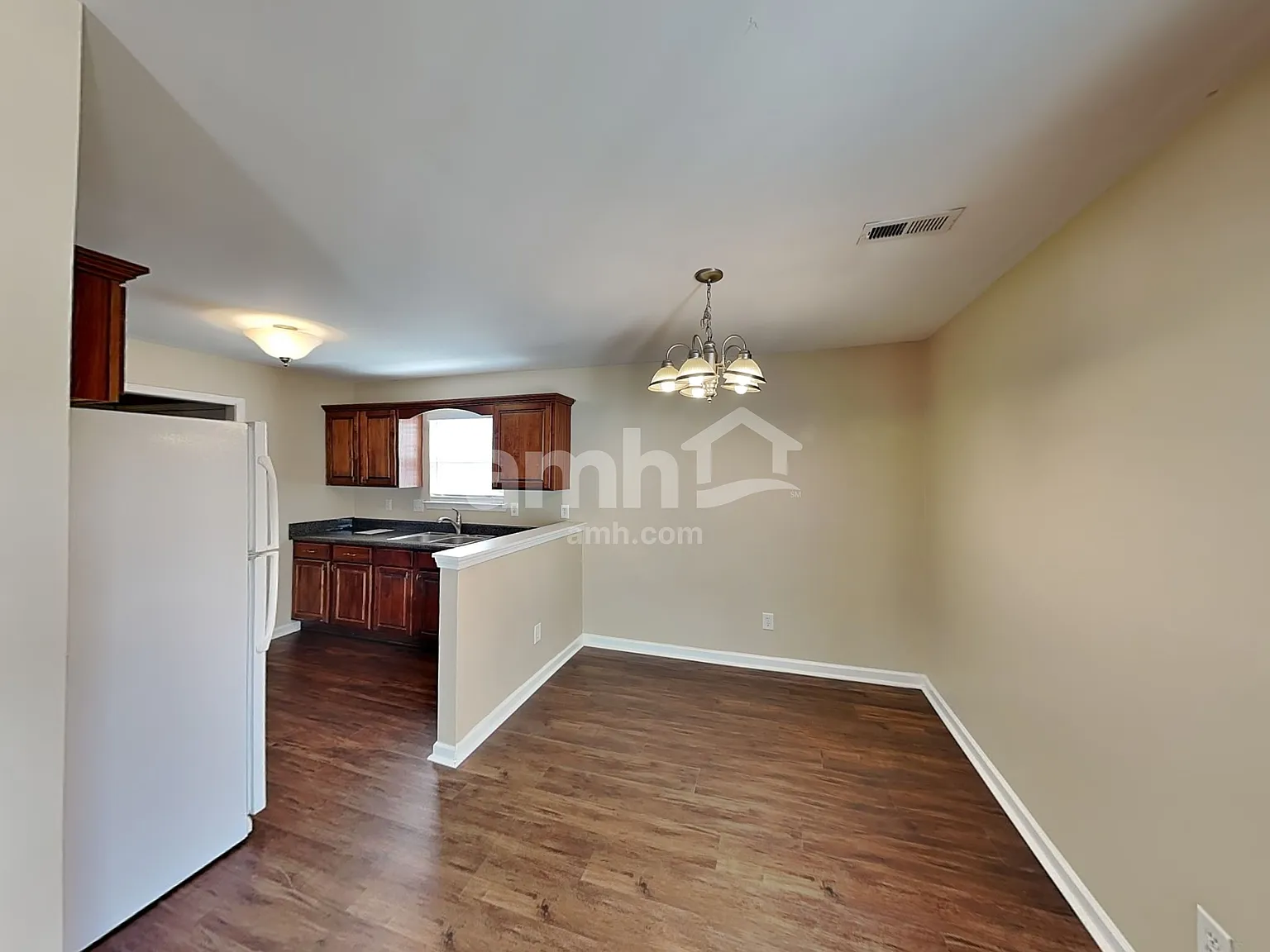 3 bed, 2.0 bath, 1862 sqft, $2,290 — Photo 4