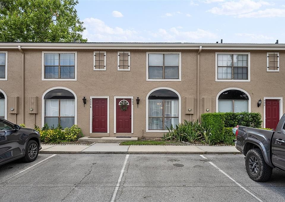 1st image of 606 CASA PARK COURT N