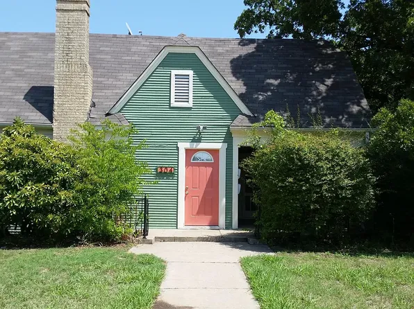 304 Fulton St #A, Denton, TX 76201