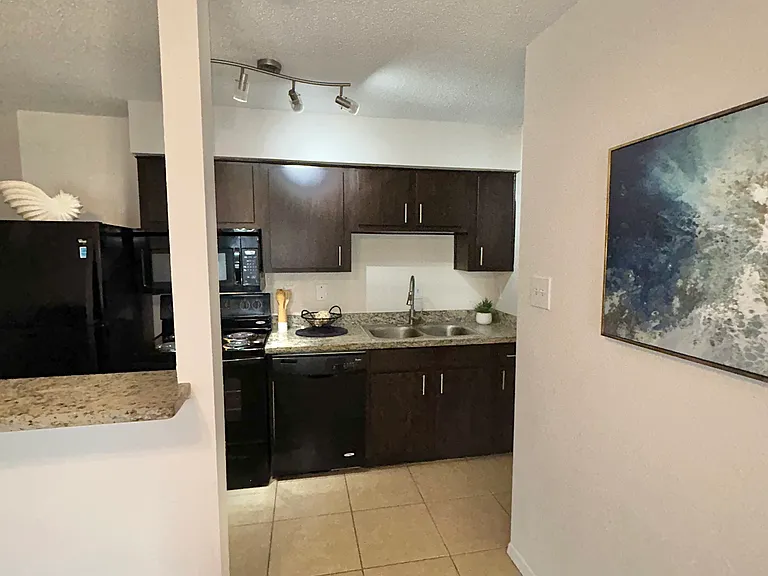 Residence at The Heights — Photo 13