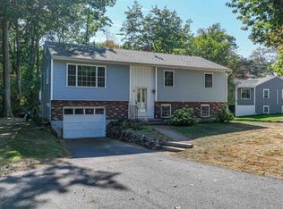 19 Sheru Ln, York, ME 03909