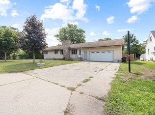 1147 E Byron Rd, Norton Shores, MI 49441