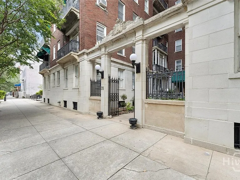 24 E Liberty St #73&83 — Photo 5
