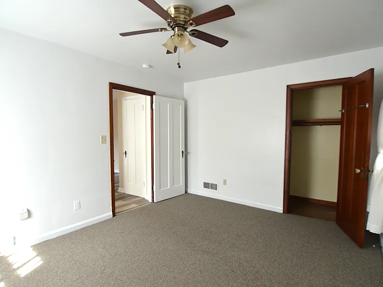 221 Bank Ave #4 — Photo 9