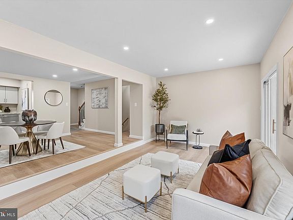 5th image of 4520 Garbo Ct