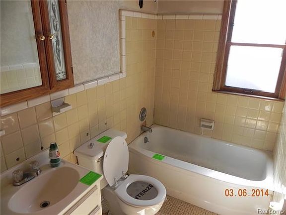 5th image of 15351 Braile St