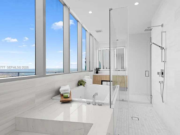 851 NE 1st Ave #Penthouse 5700 — Photo 30