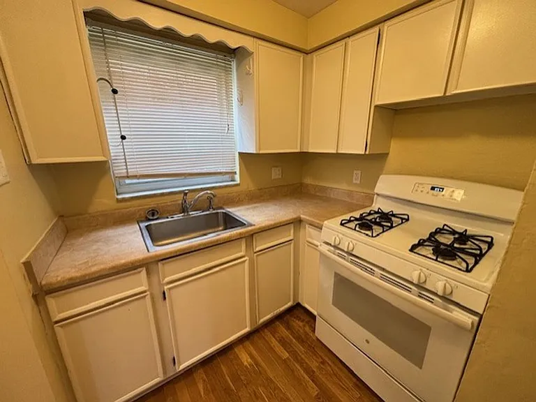 3831 Beechwood Blvd — Photo 21