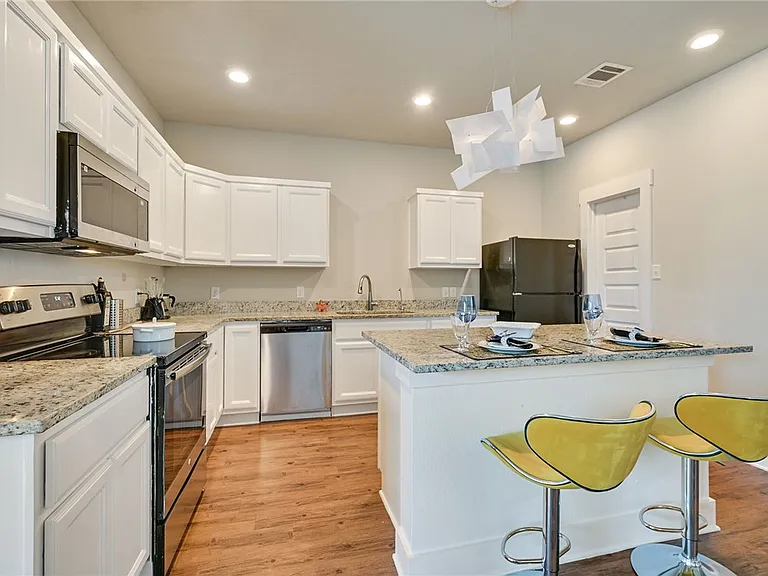 3903 W South Phillips Pkwy — Photo 6
