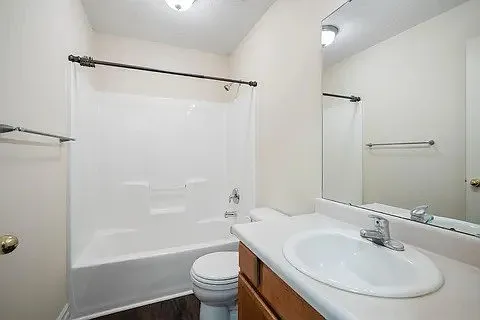 1143 S Elmwood Ave — Photo 13