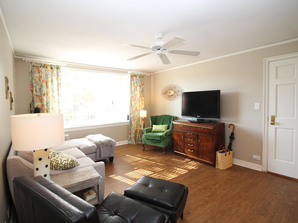 Big bright living room