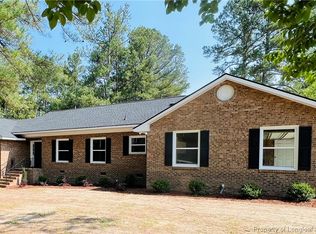 1384 Cypress Lakes Rd, Hope Mills, NC 28348