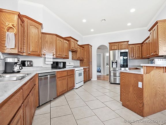 5th image of 7730 N 161st East Ct