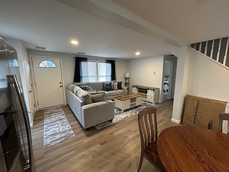 1001 S Greenwood Ave — Photo 4