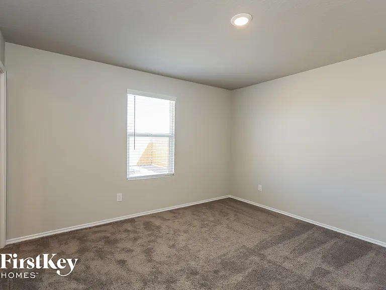 10719 Prusiner Dr — Photo 9