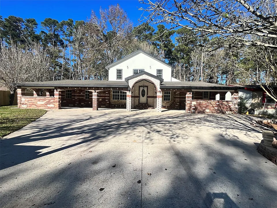 10811 River Oaks Dr
